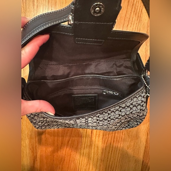 Coach Handbag - Picture 7 of 8